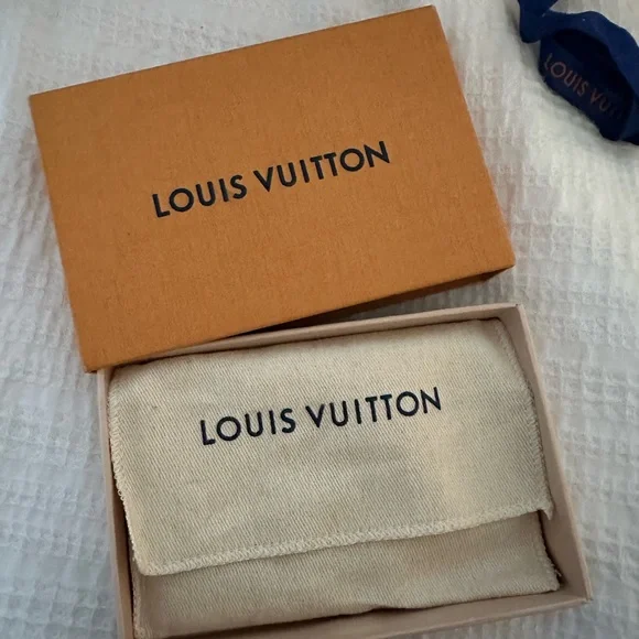 Louis Vuitton Damier Azur Pouchette - Picture 5 of 11